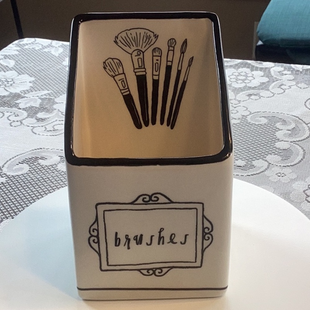 Rae Dunn “brushes” holder